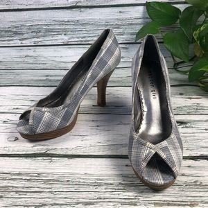 Madden Girl platform pumps Sz 7